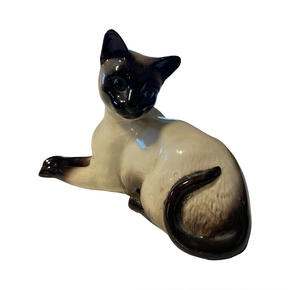 Vintage BESWICK Siamese Cat - Seal Point - Model 1558 - Lying Facing Left 🐾